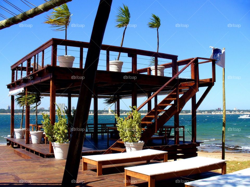 Parador de caras, isla gorriti, uruguay