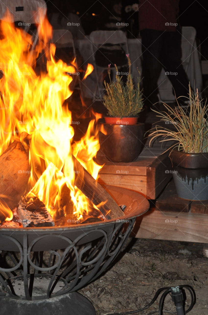 Backyard bonfire fireplace 