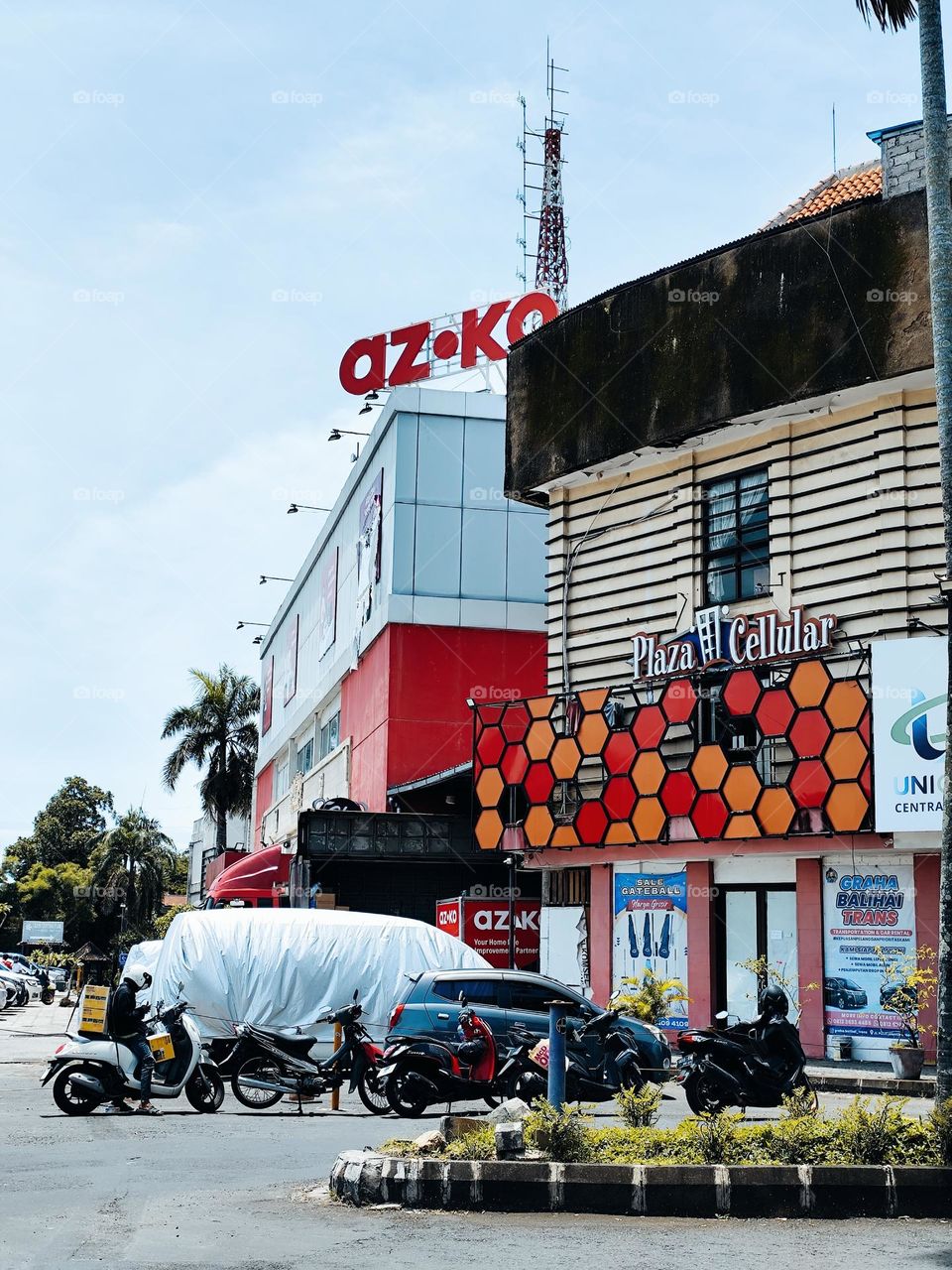stuning building with colorful