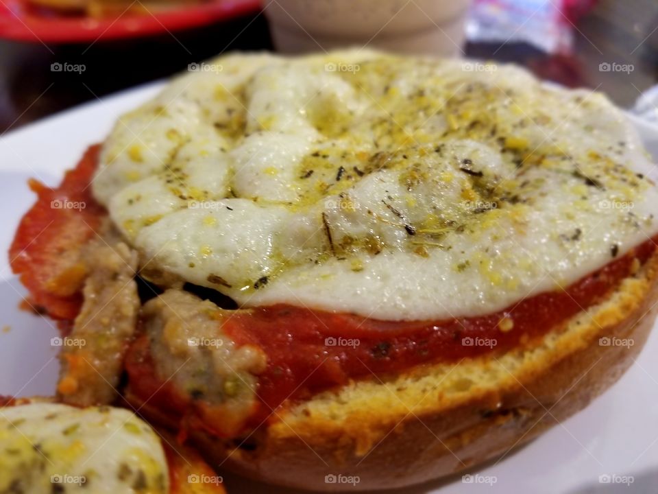 pizza bagel