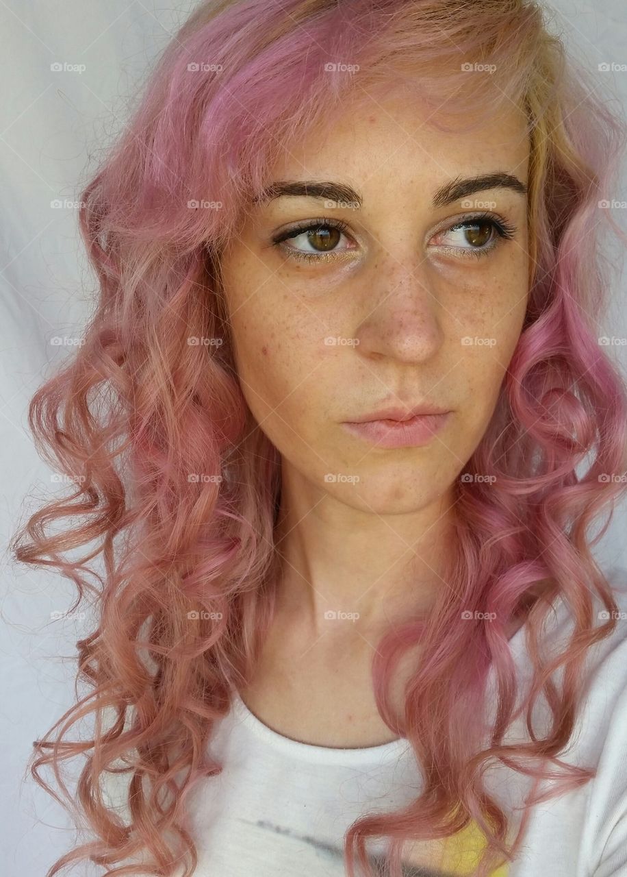 pink hair model