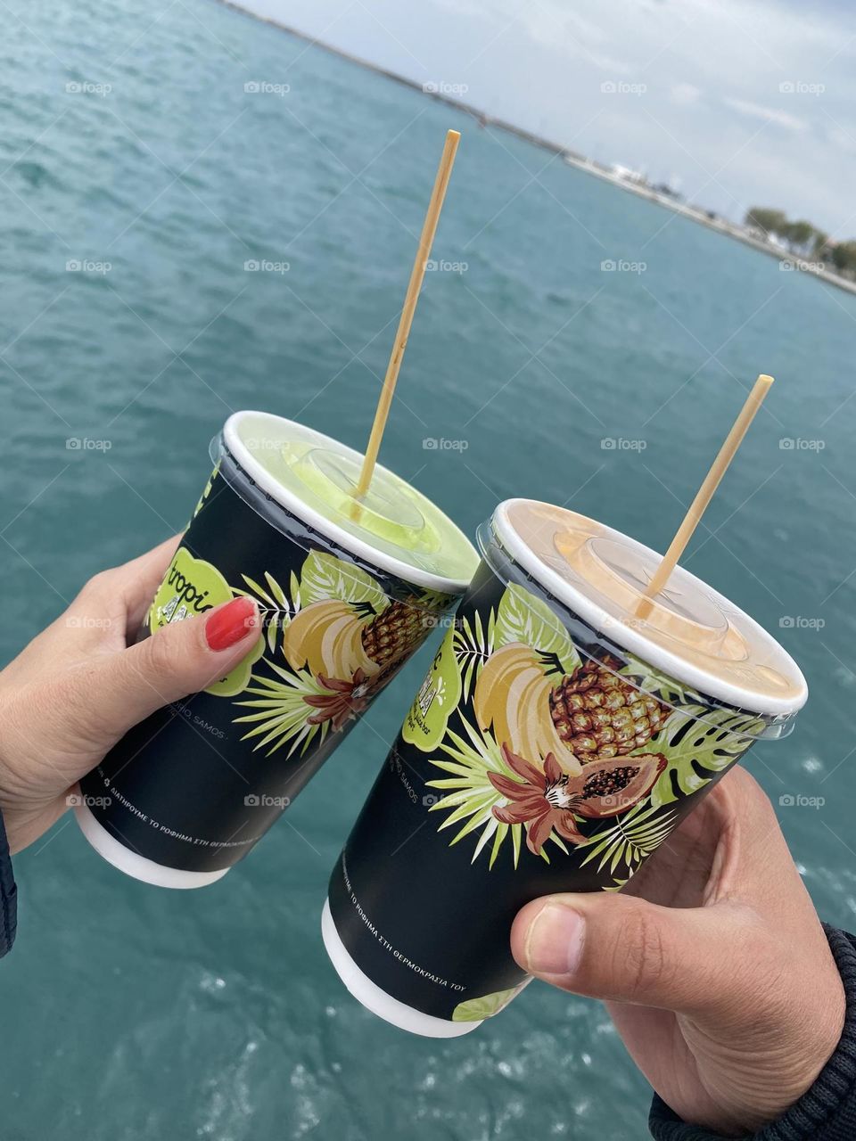 Cheers to happiness.✌🏻