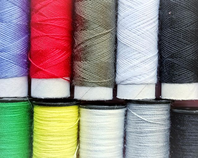 Color yarns