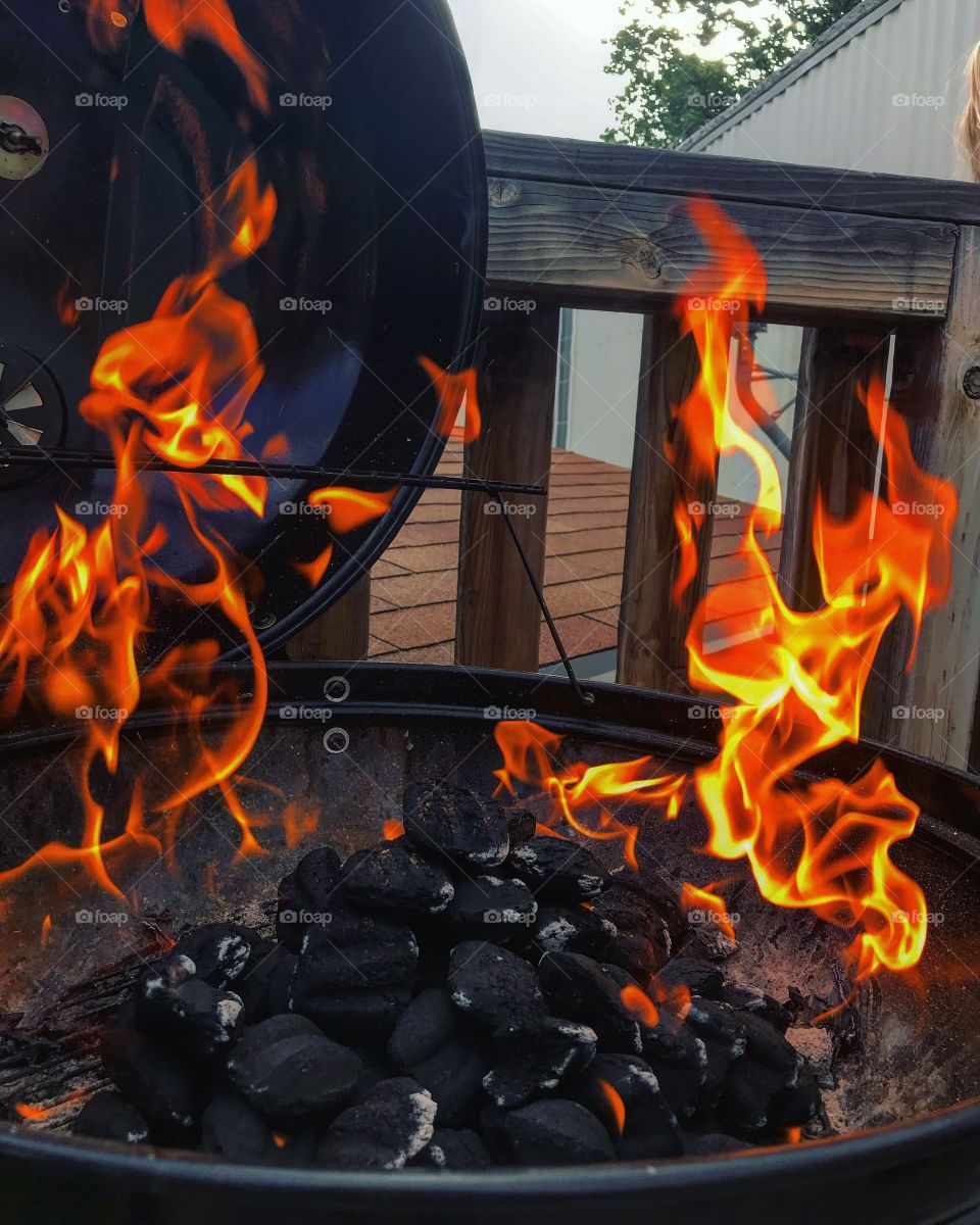 Barbecue days are here! Delicious charbroiled meat and veggies. Hot briquettes and flames are just what’s needed for a great dinner! 