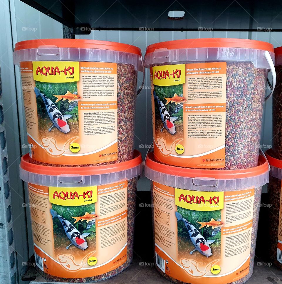 Fish food from the plant hall