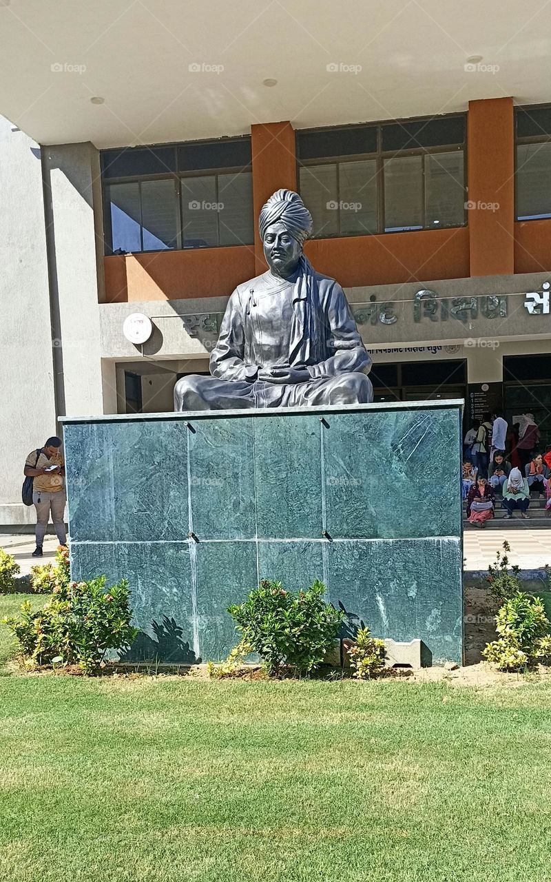 Swami Vivekanand statue