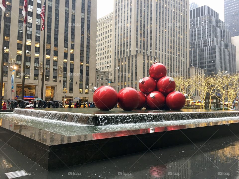 Decorations in NYC, Ornaments 