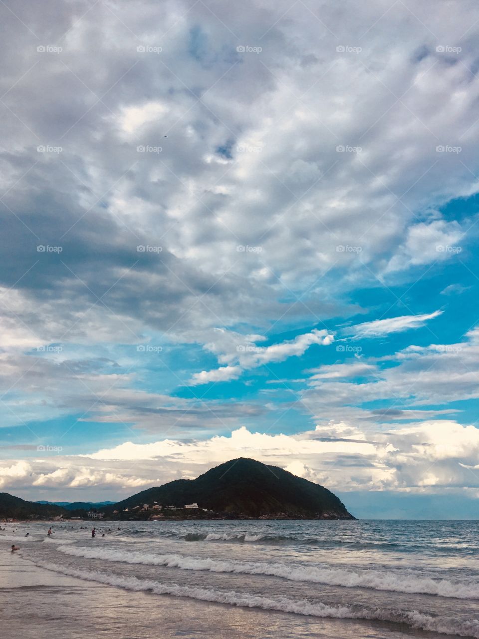 A Ilha das Cabras, litoral brasileiro
🏖 