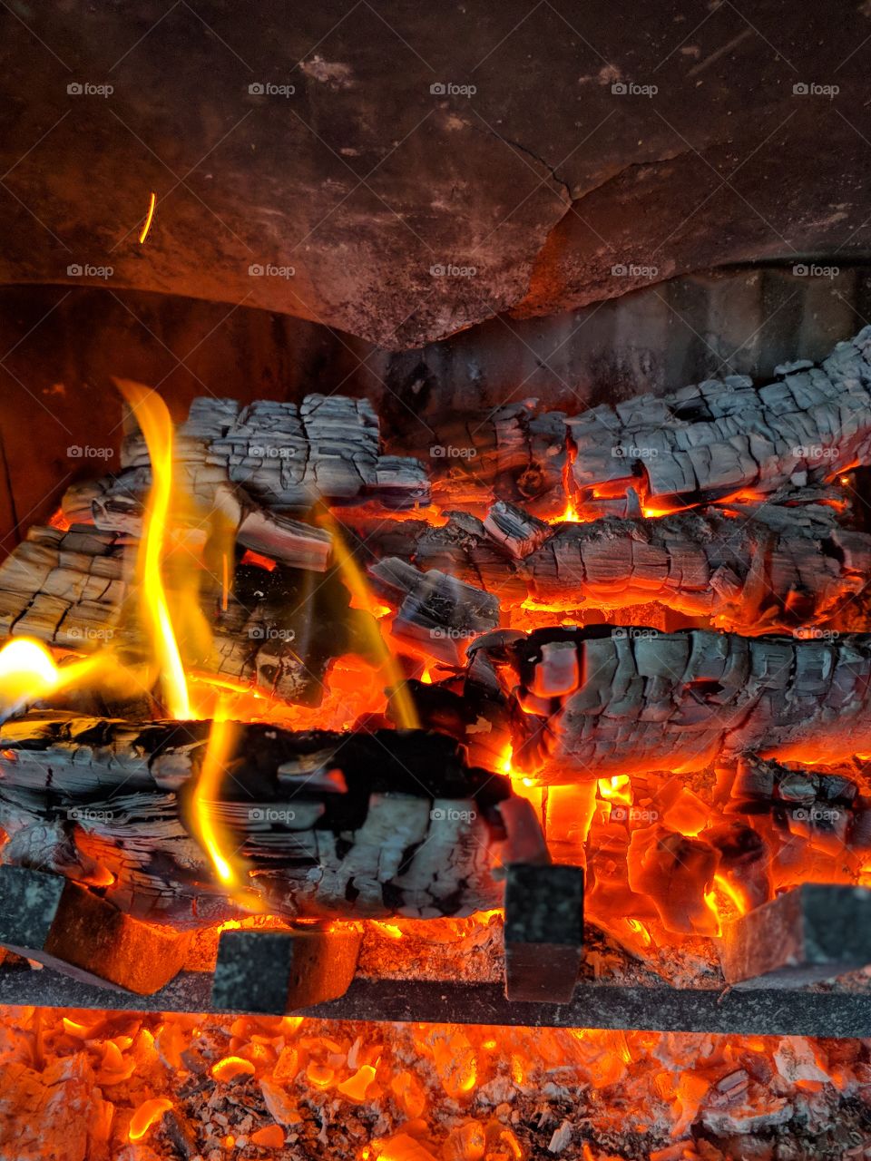 Fireplace low fire