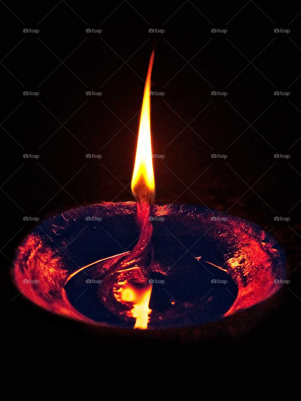 stable and continuesly lighting gave, oil lamp, night captured scene, lighted during festival occasion like diwali, krishna god birth day, tihar,
beautiful and golden fire,