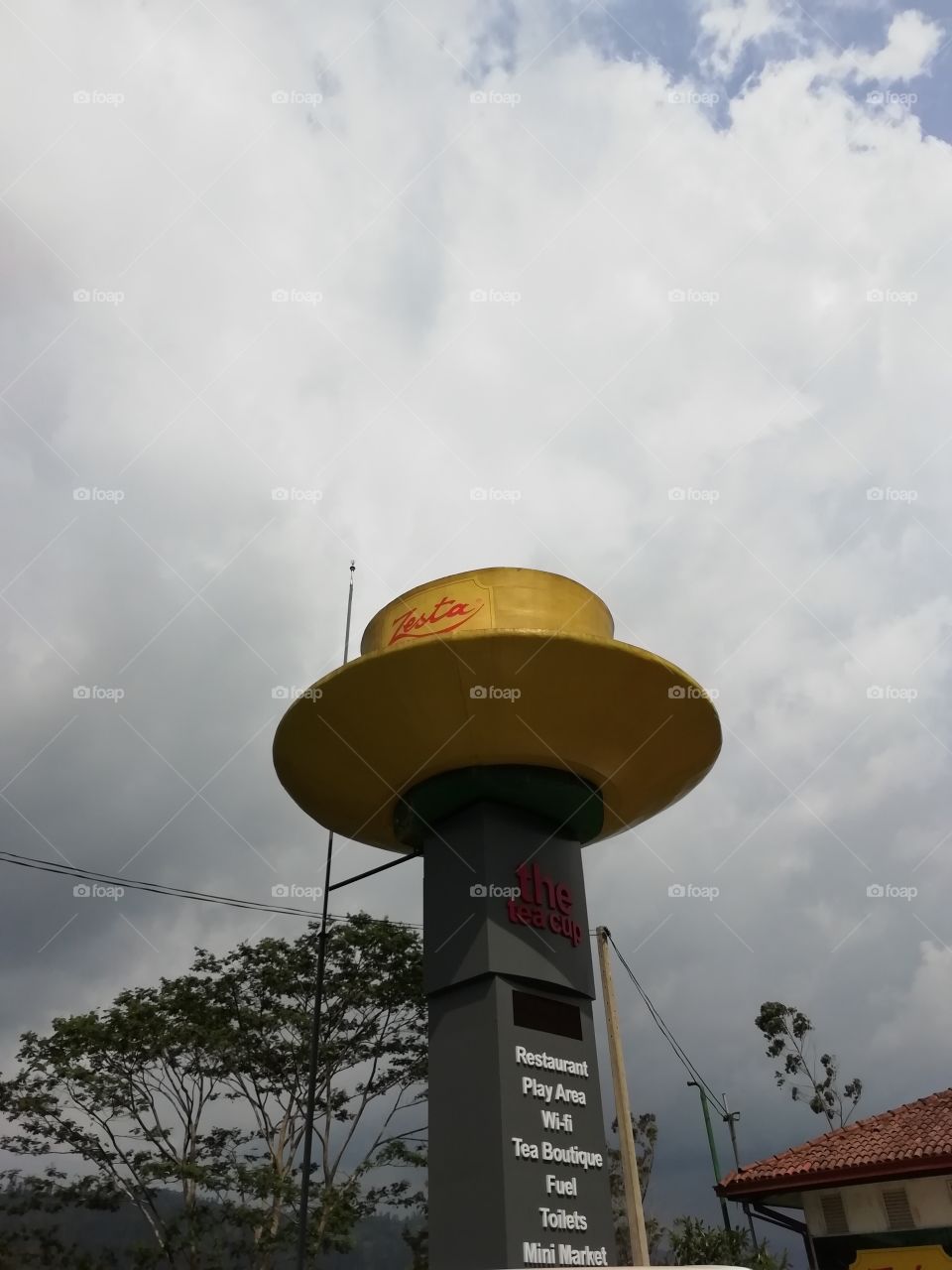 A place that we always stop for a cup of tea  # best quality tea ineedd.. Lol the size of it tells it all.. Lol..