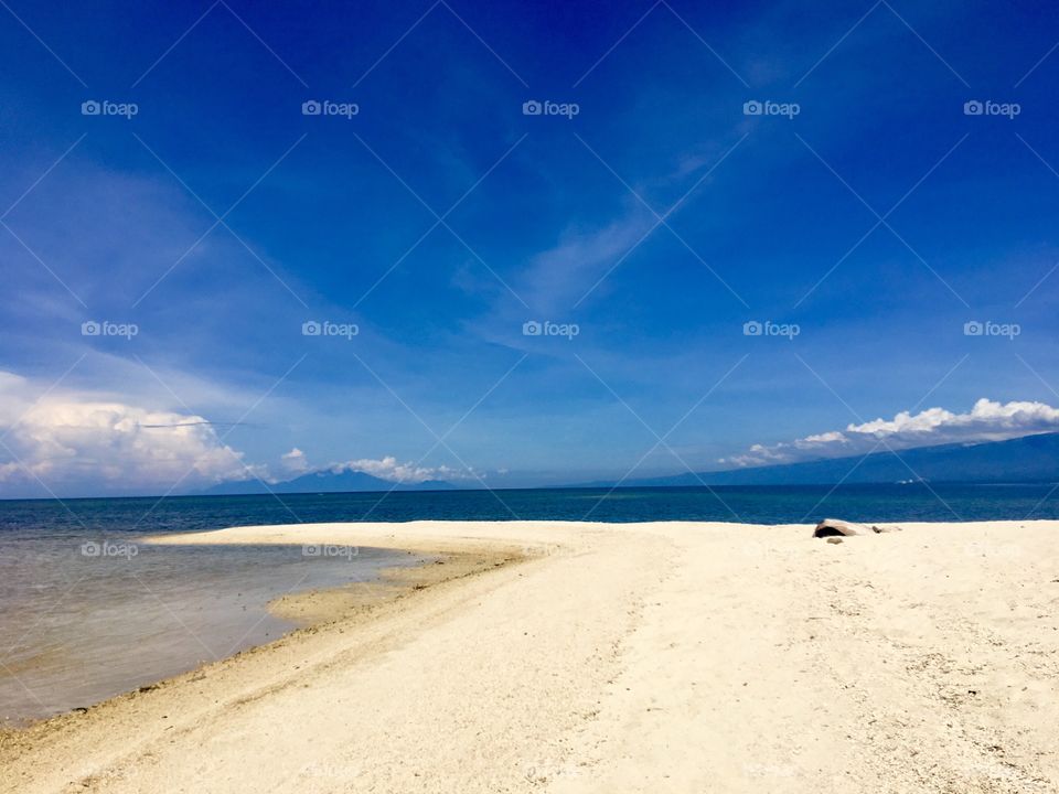 Beautiful sandbar horizon