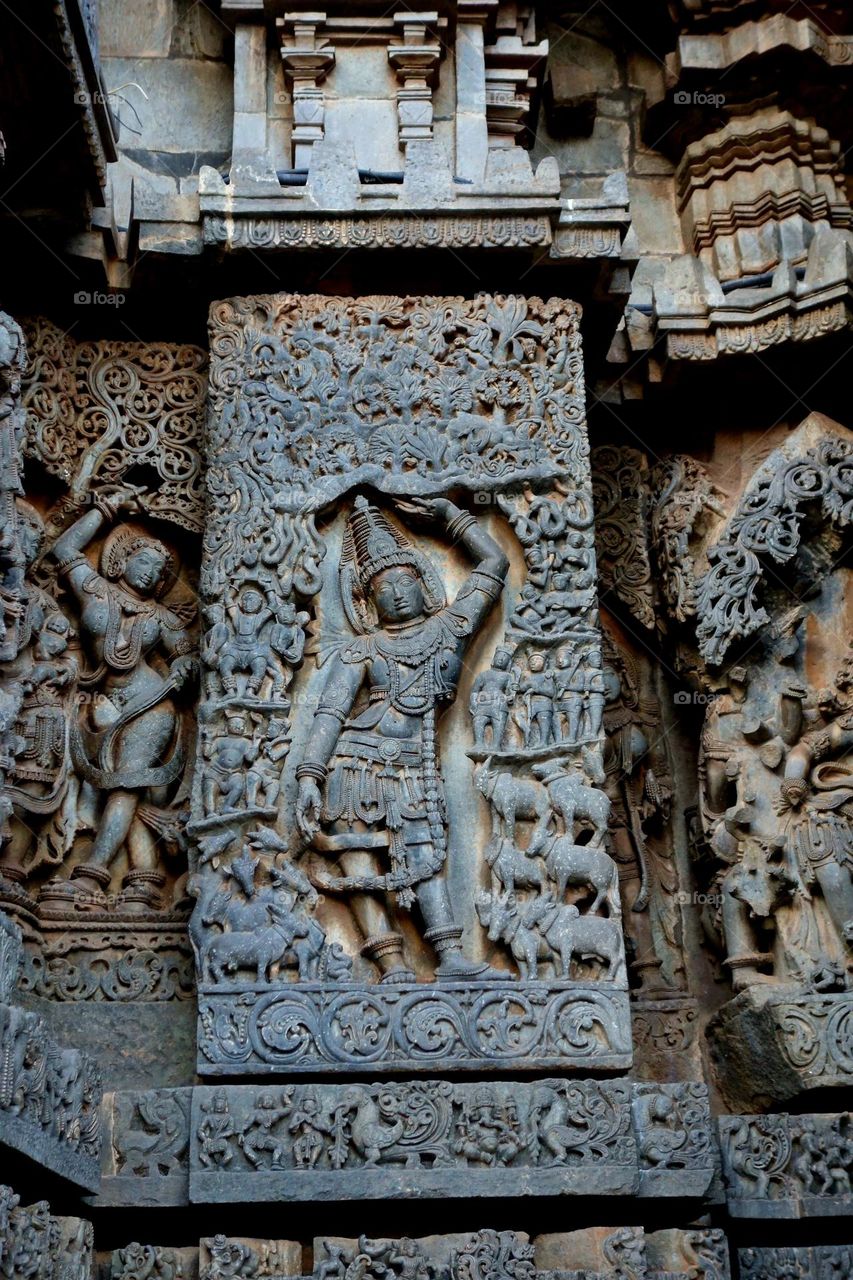 Fine art - Hoysala - Govardhana mountain