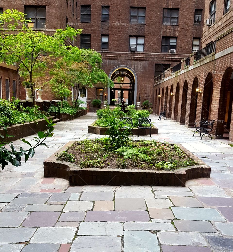 block long courtyard in midtown Manhattan