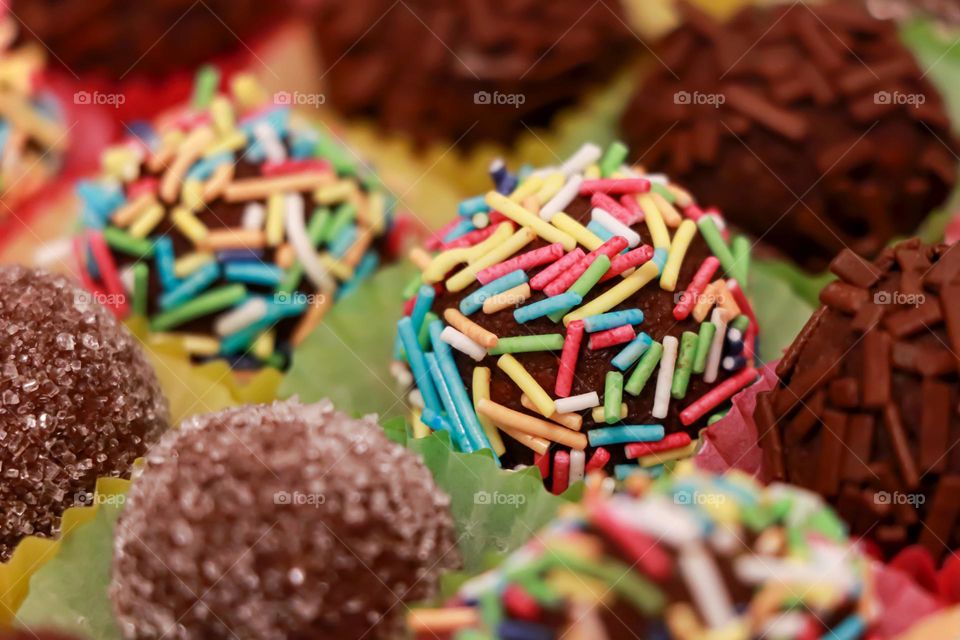 Chocolate and almonds sweet balls