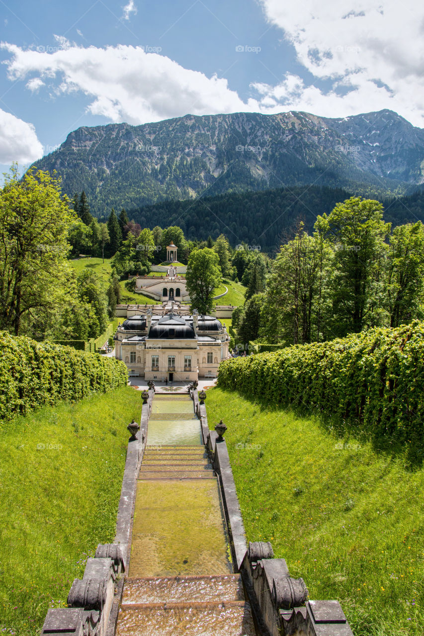 Overview of linderhof palace 