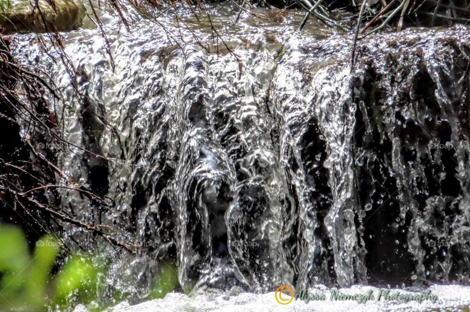 Relaxing mini waterfall "Listening Closely, I Dance". Birds chirping, water flowing, sun shining kind of day!