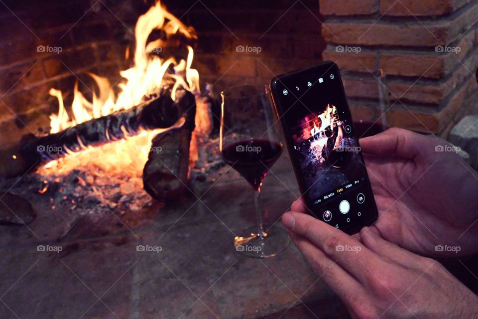 photograph the fireplace with a telephone