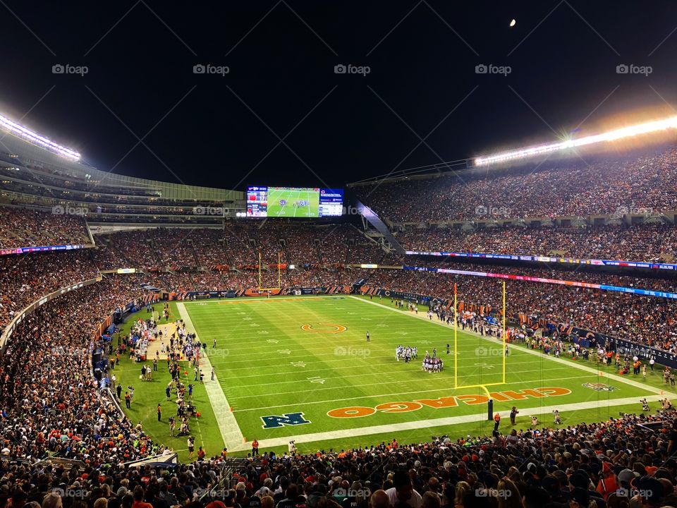 Soldier field Chicago bears game