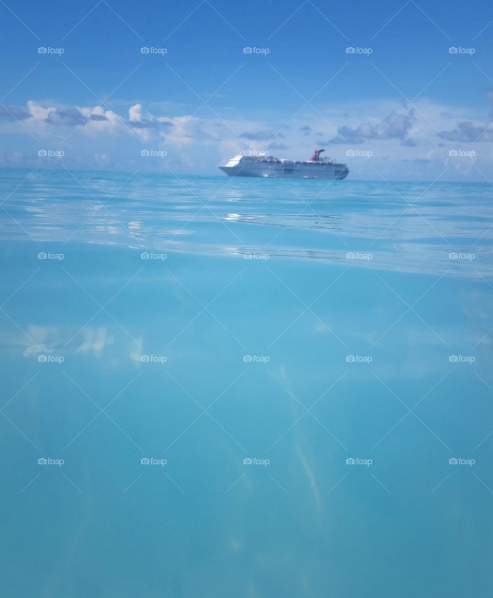 Ocean Cruiseliner