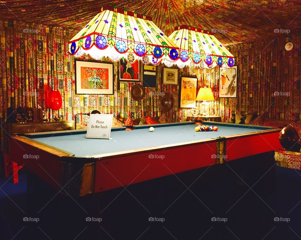 Pool room 