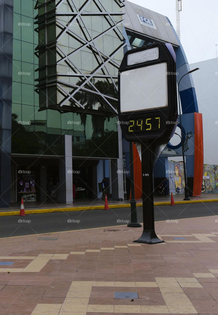 Digital clock in the streets of ecuador