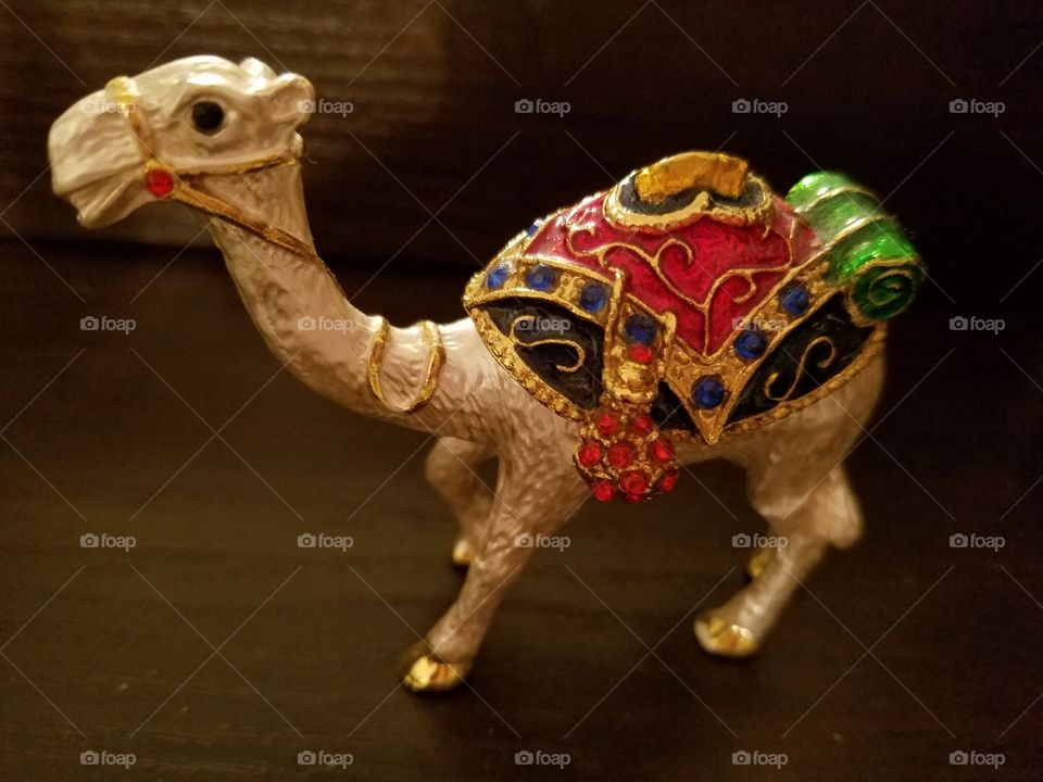 camel figurine