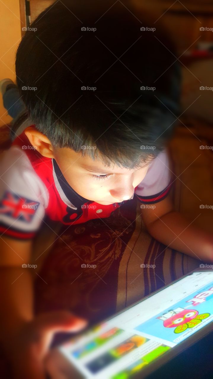 kids nowaday!! technology since the childhood. And Youtube is the social media that they loved.