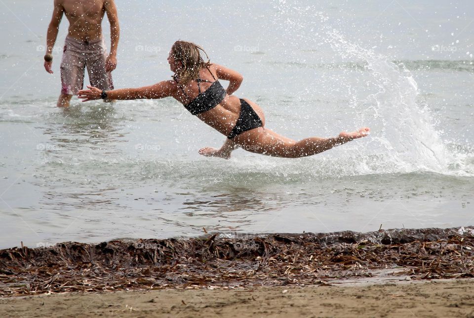 A game with a small rubber ball in the shallow that requires stunt skills