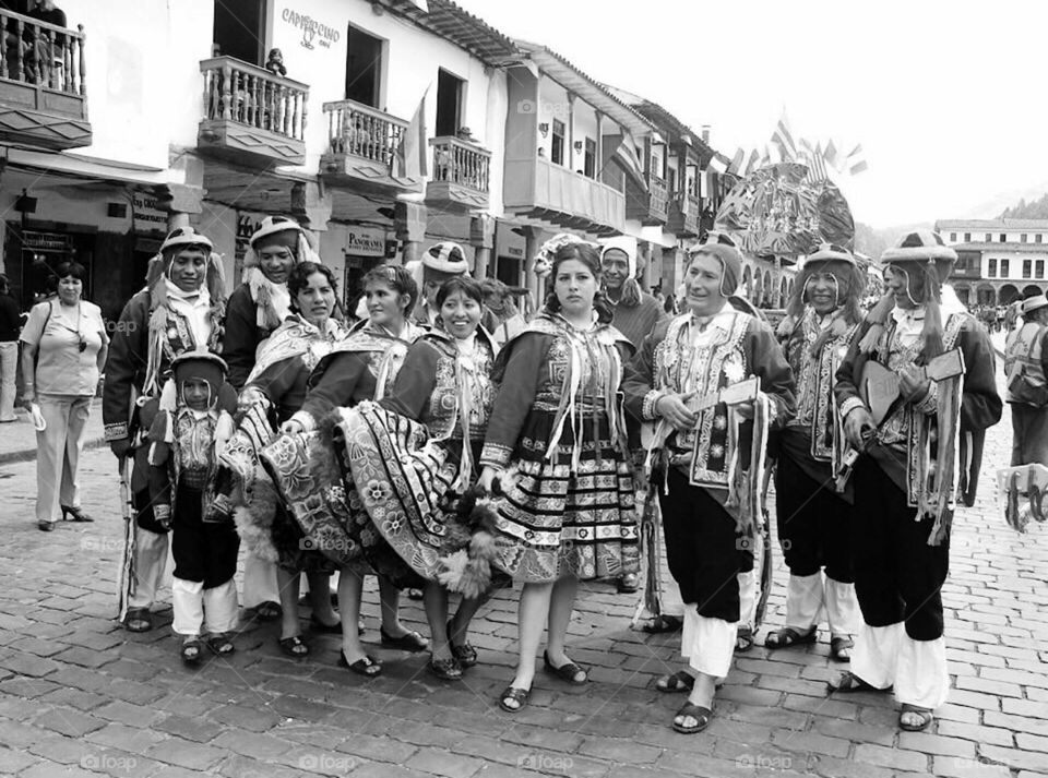 People of the World, typical costumes, dance group 