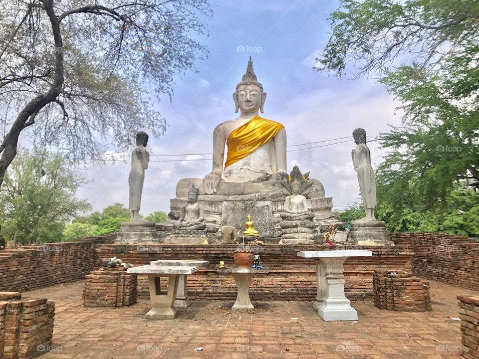 Statue of sitting Buddha