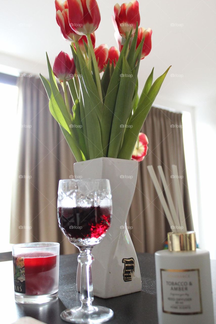 Wine and flowers the perfect combination for relaxing 😌