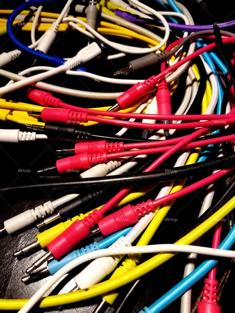 Multicolor Cables in a Heap