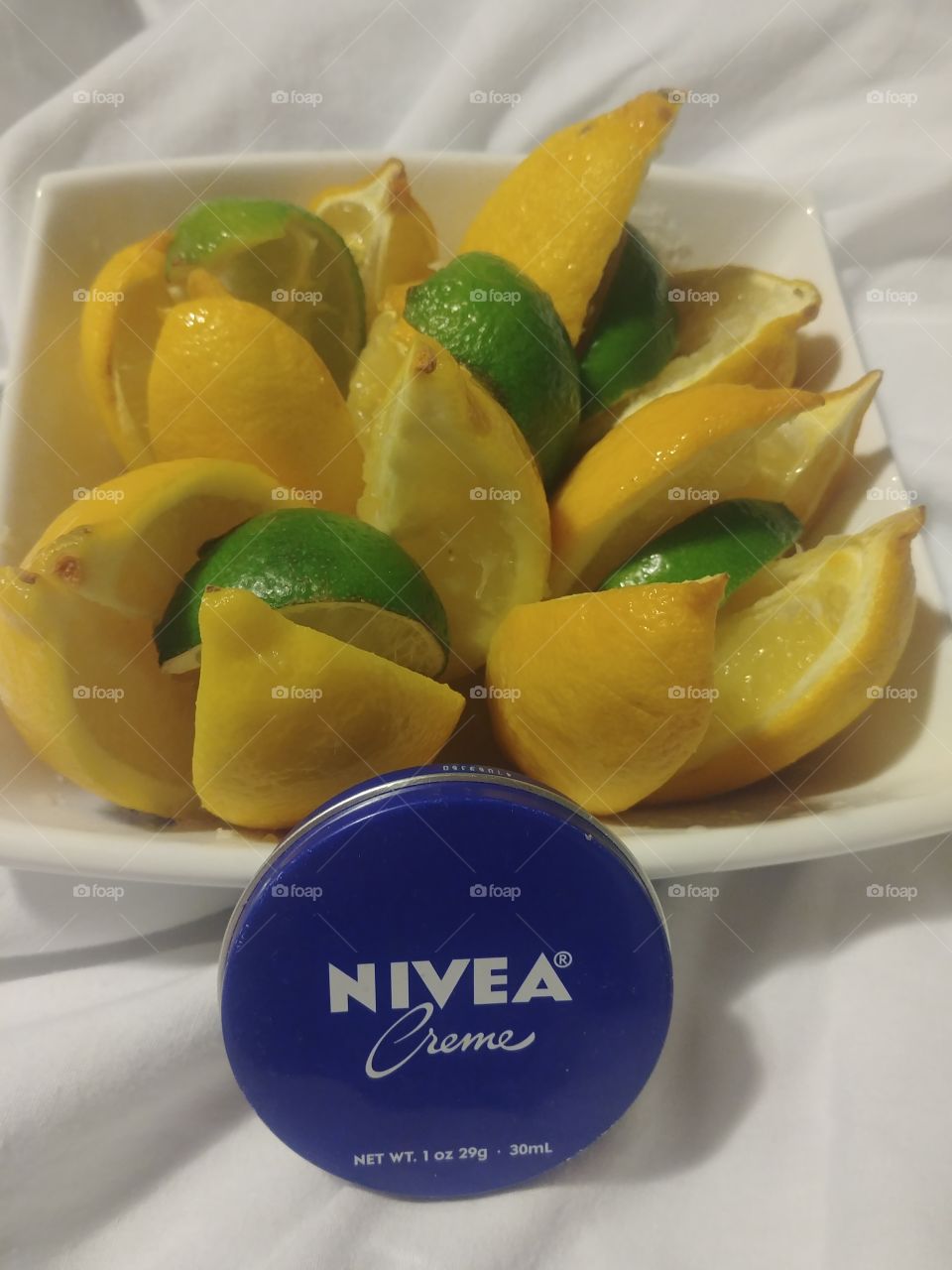 Break time.. A great way to relax the smell of fresh citrus fruits and Nivea Cream