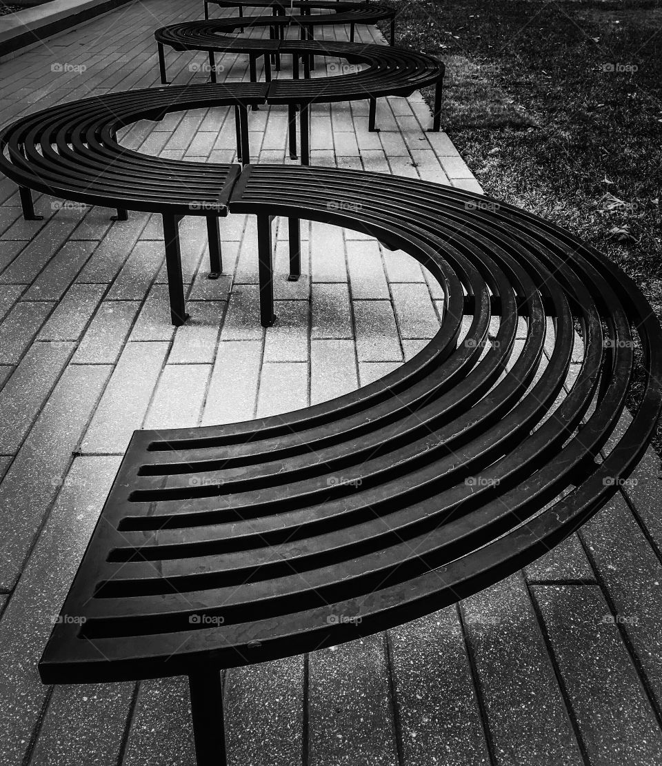 Swirl bench