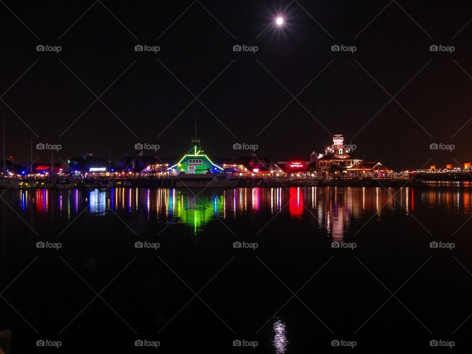 Long Beach California night photography Queen Mary and restaurants 