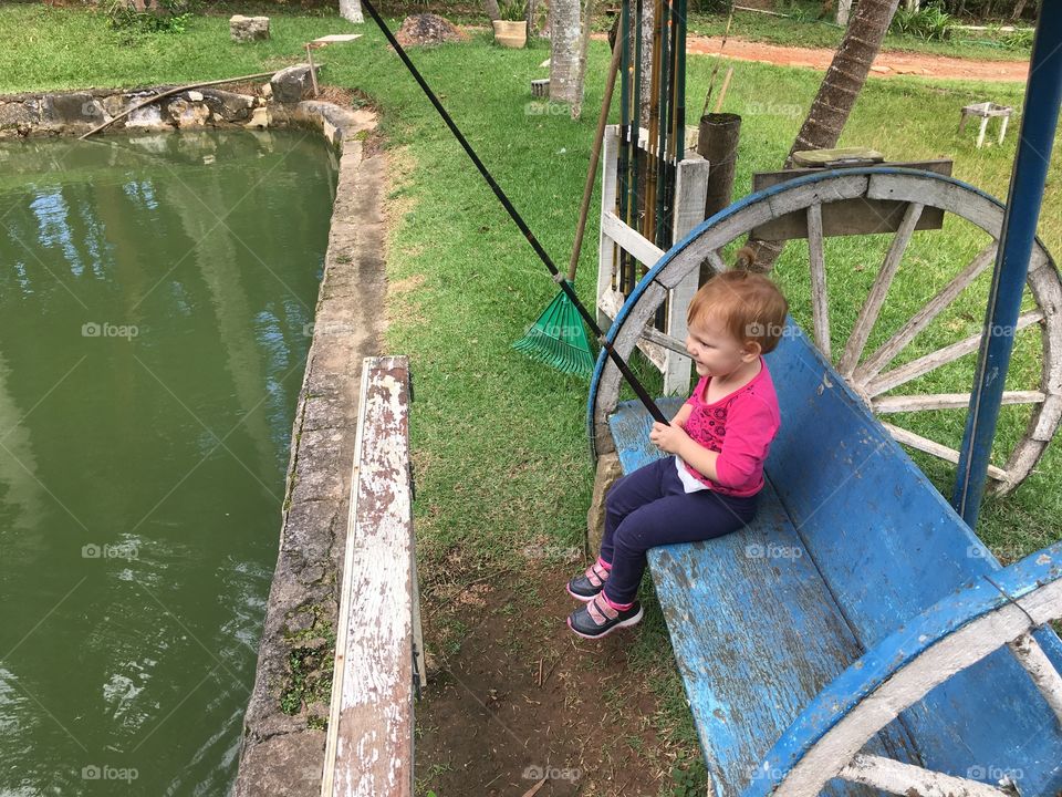 Uma pescadora mirim! Que paz e tranquilidade curtir as crianças em meio à Serra do Japi!