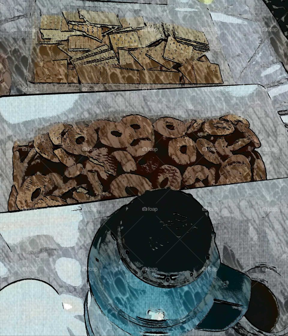 Imagem de cafe manha com bolacha, doce e sal. Garrafa termica azul, cafe preto e quente!