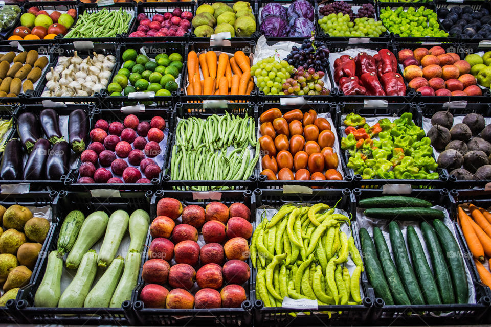 Fresh fruits and vegetables at organic fair