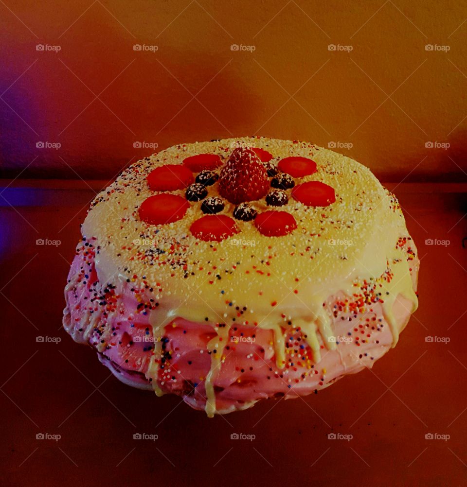 strawberry vanilla ice cake