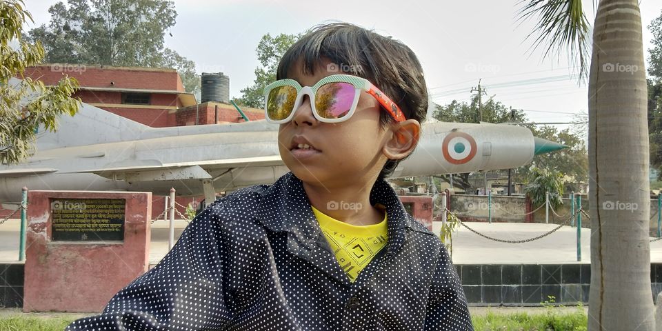 child with mig21, mig kid, mig21, boy with mig 21,air force carrier, future in indian air force , indian shoulder, abhinandan mig 21
