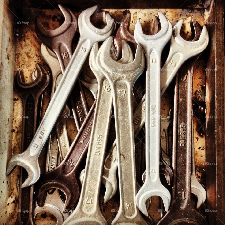 tools job wrenches by gabur64