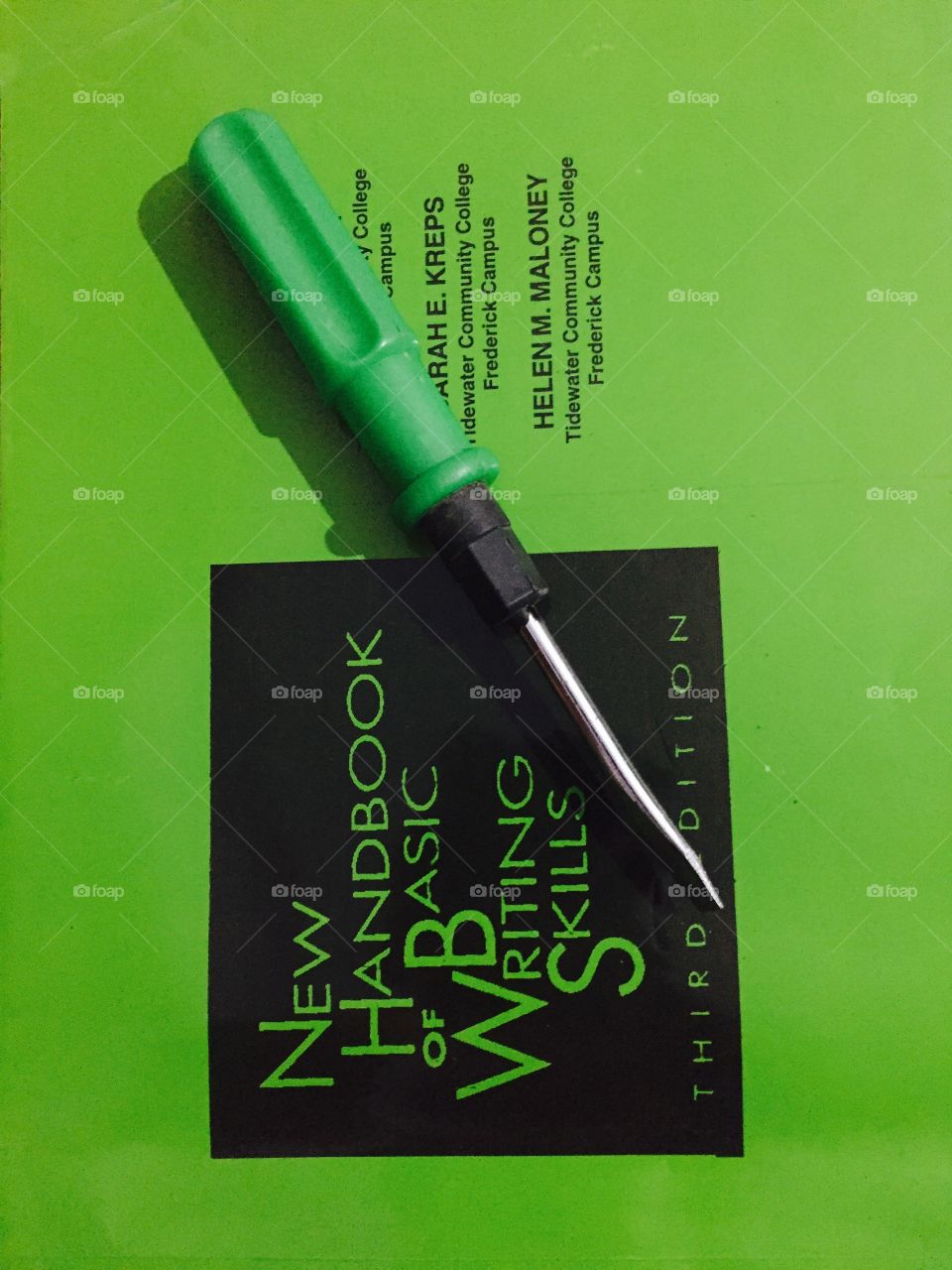 Green with black 💚🖤Colours can breath life into our lives.........