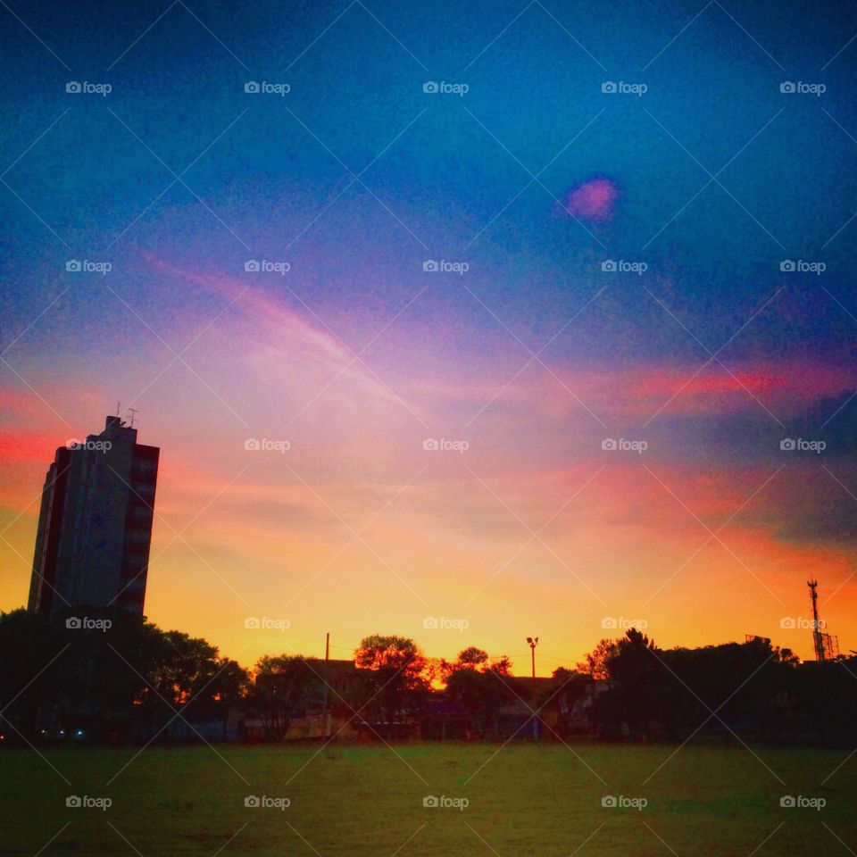 🌅Desperta, #Jundiaí!
Ótima 6a feira a todos. 
🍃
#sol
#sun
#sky
#céu
#photo
#nature
#manhã
#morning
#alvorada
#natureza
#horizonte
#fotografia
#paisagem
#inspiração
#amanhecer
#mobgraphy
#FotografeiEmJundiaí