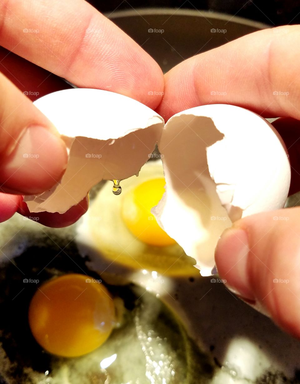 breaking eggs