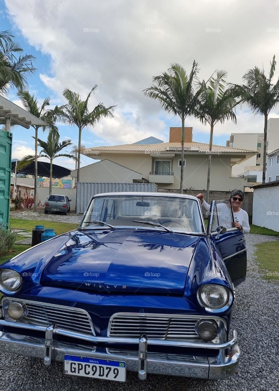 blue vintage car