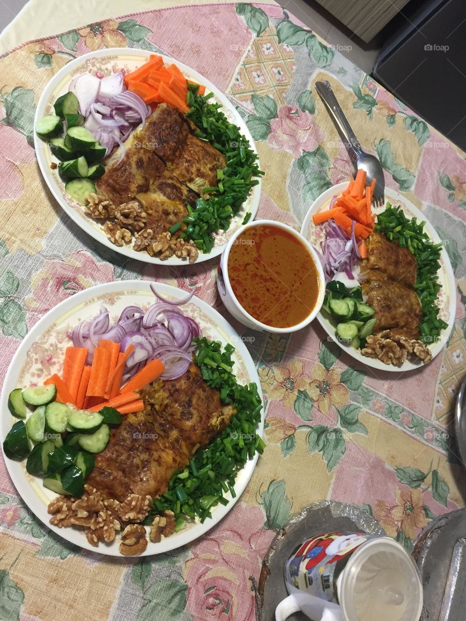 Mutton murtabak with salad