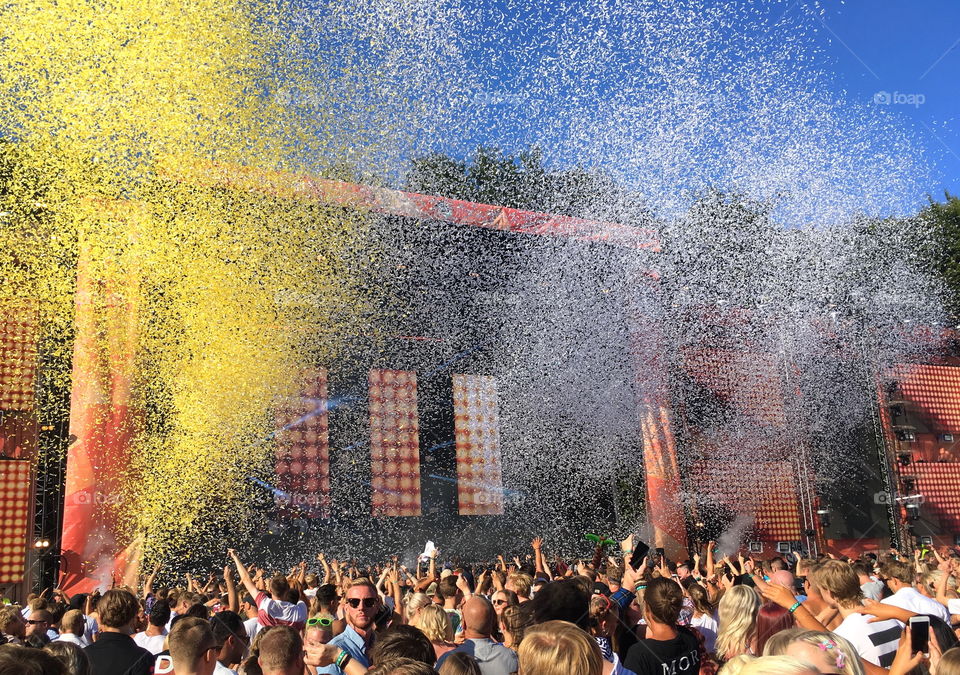 Confetti at techno party