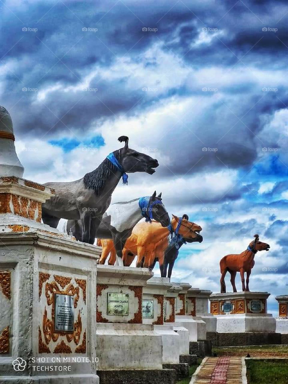 horse monument
