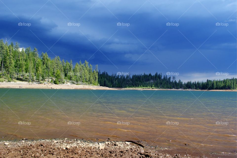 Scenic view of idyllic lake